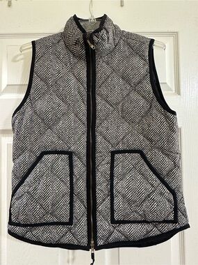 J Crew Women’s Herringbone Quilted Vest - Black & Cream